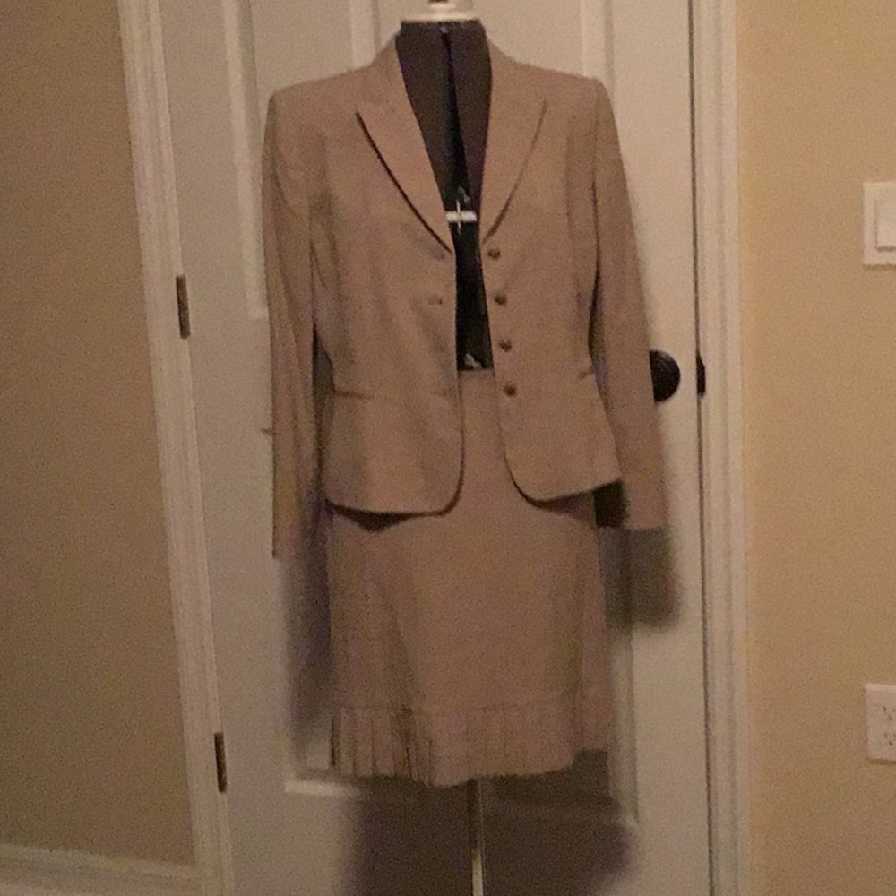 Tahiti 2 Piece Suit Size 14P